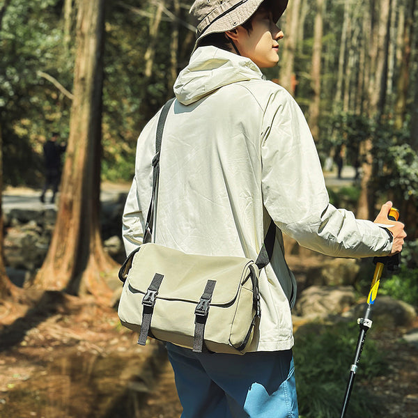 Fashionable Messenger Bag